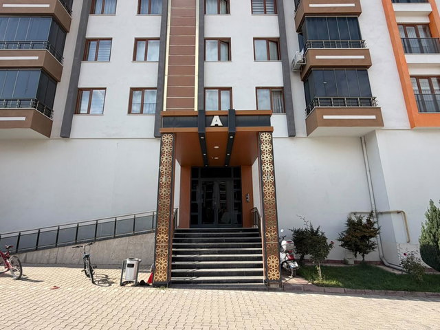 TANDOĞAN MAH. MAGİM YENİŞEHİR SİTESİ 4+1 ARAKAT DAİRE