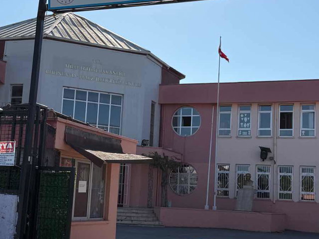 DİLEK ERCAN REMAXÇAKRA GÖLCÜK KARAKÖPRÜ SATILIK 3+1 ÇATI DUBLEKS