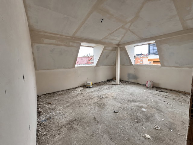 RE/MAX DUYGU ERSÖZDEN KARTALTEPEDE SATILIK 4+1 DUBLEKS