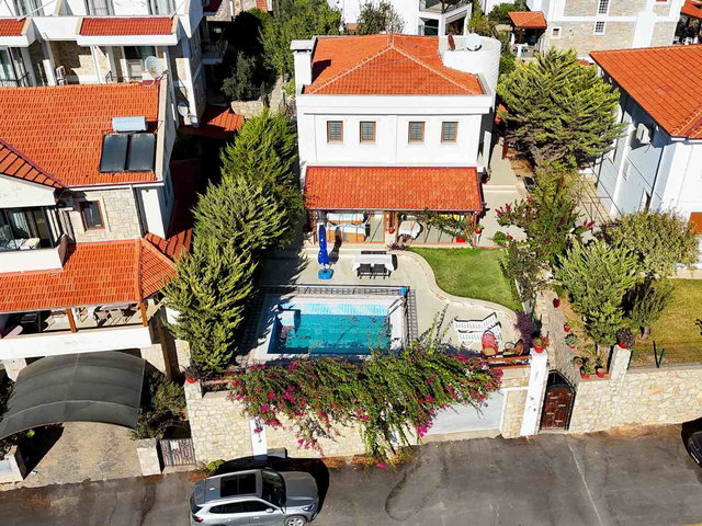 DATÇA İSKELE MAHALLESİ'NDE SATILIK 3+1 TAM MÜSTAKİL HAVUZLU VİLLA
