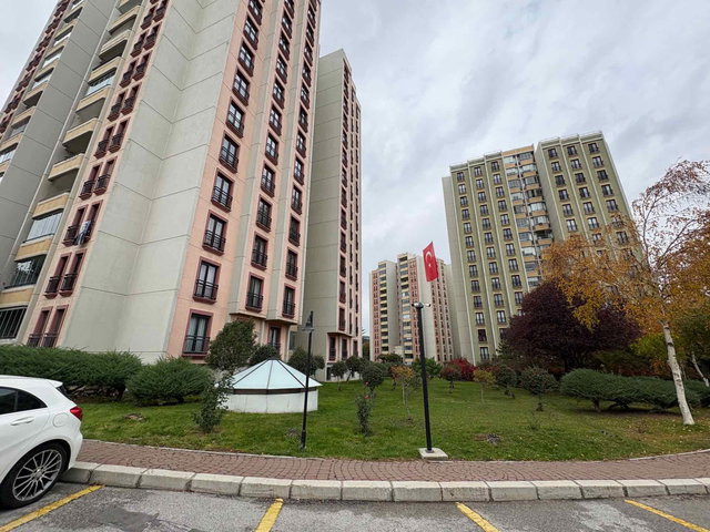 ÇANKAYA BİRLİK ZİRVEKENT 1 KONUTLARI SATILIK 4+1 UYGUN FİYAT DAİRE