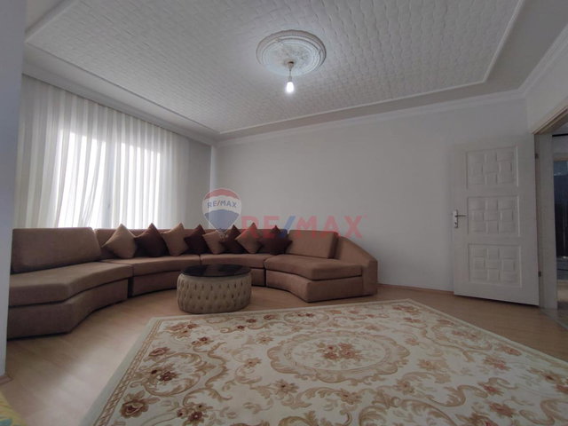 RE/MAX DREAM'DEN FATİH MH. HİKMET SK. TERASLI 2+1 DUBLEX KİRALIK