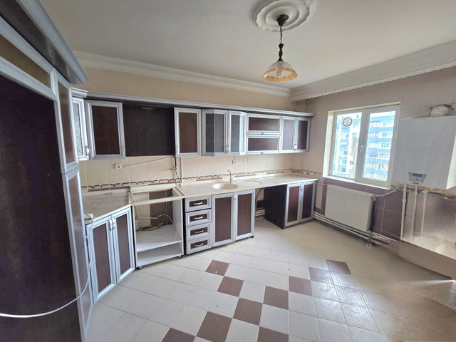 REMAX İLKE'DEN KERVANSARAY YAKINI 3+1 SATILIK DAİRE