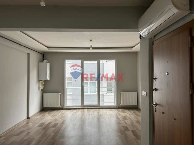 GAZİPAŞA MAHALLESİ MEYDANA YÜRÜME MESAFESİNDE 2+1 KİRALIK DAİRE