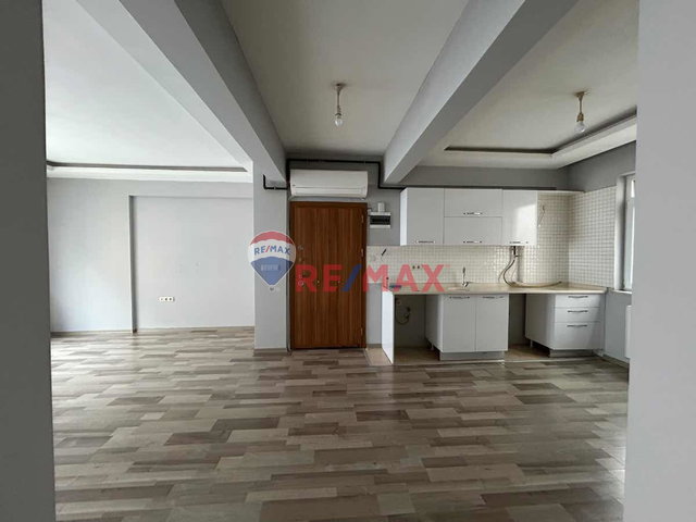 GAZİPAŞA MAHALLESİ MEYDANA YÜRÜME MESAFESİNDE 2+1 KİRALIK DAİRE
