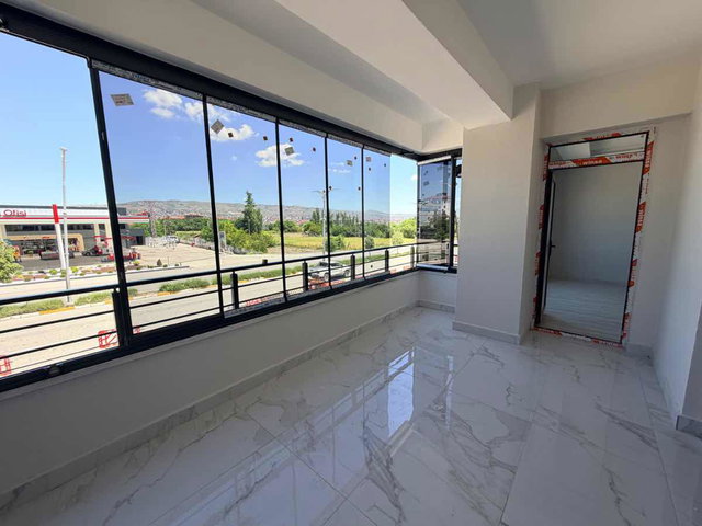 REMAX DOĞU PROTOKOL YOLUNDA GELİŞEN LOKASYONDA SATILIK SIFIR 2+1