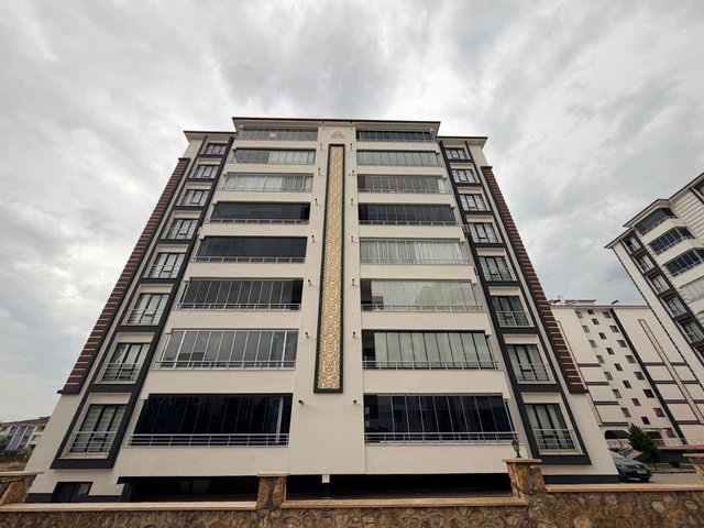 REMAX DOĞU'DAN ATAŞEHİRDE KENT PLUS SİTESİNDE KİRALIK 4+1