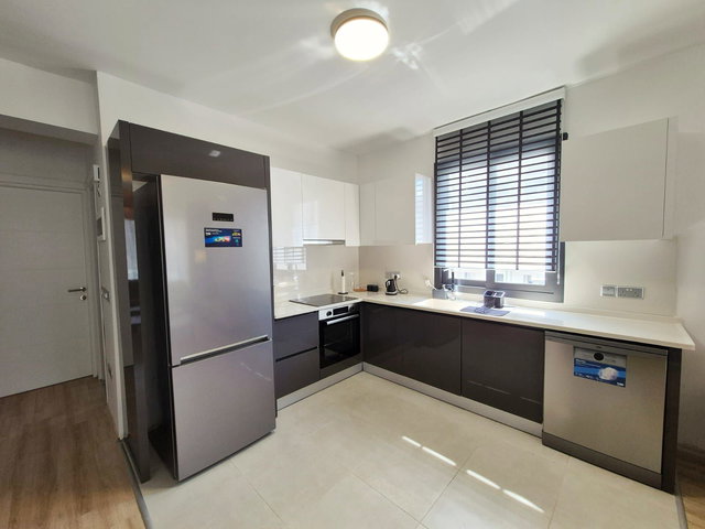 GİRNE’DE DENİZE YAKIN SATILIK 2+1 DAİRE