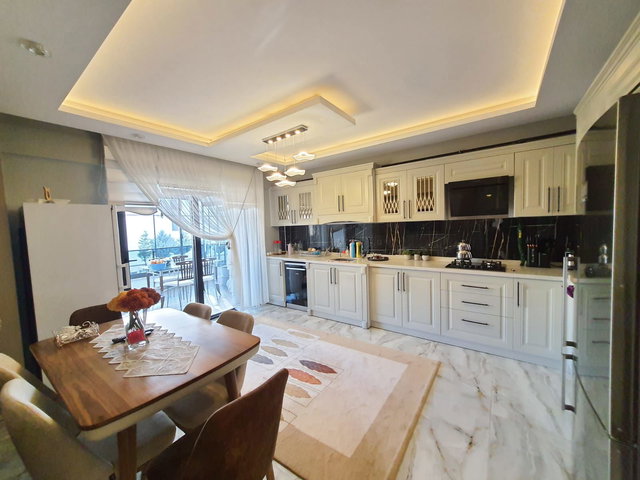 REMAX DOĞUDAN ÇAYDAÇIRA'DA ÇEÇEN TOWERS SATILIK TERTEMİZ 4+1