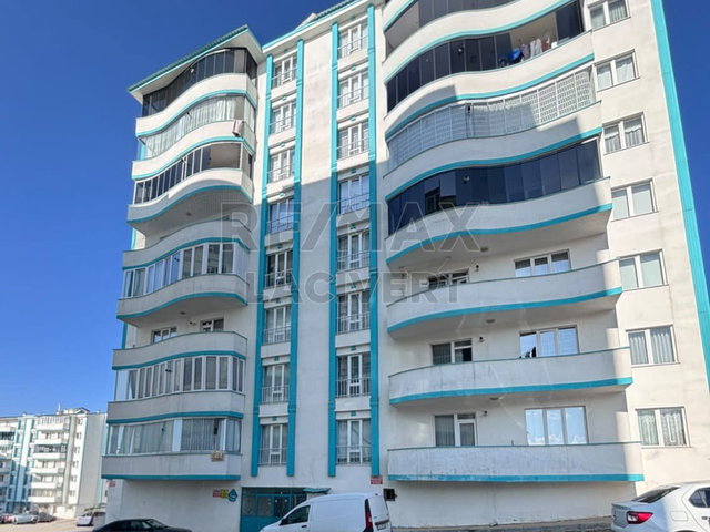 RE/MAX LACİVERT'TEN HİLALKENT'TE KİRALIK 3+1 DAİRE