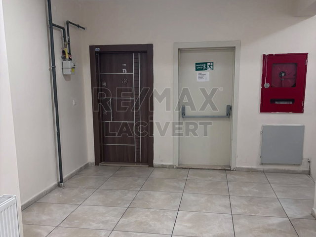RE/MAX LACİVERT'TEN HİLALKENT'TE KİRALIK 3+1 DAİRE