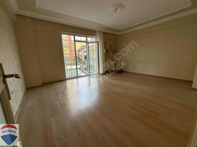 GÜNEŞLİ VARLIK KONAKLARINDA 4.ORTAKATTA 3+1 KİRALIK DAİRE VİDEOLU