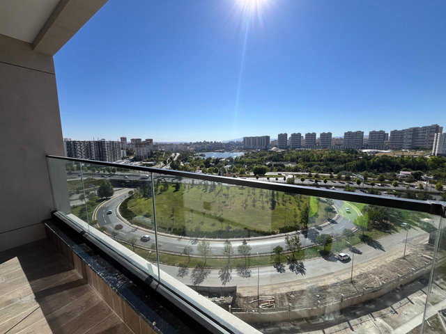 REMAX GATE NYD GAMADOR PARLA GENİŞ TİP GÖL MANZARALI KÖŞE DAİRE SATILIK