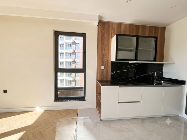 REMAX GATE NYD GAMADOR PARLA GENİŞ TİP GÖL MANZARALI KÖŞE DAİRE SATILIK