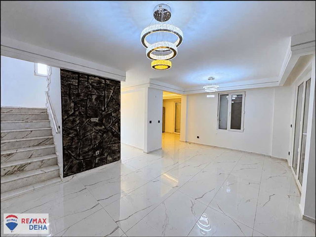 AYVALIK ALTINOVA DENİZE 150 MT SATILIK FIRSAT 6+1 TRİPLEKS VİLLA