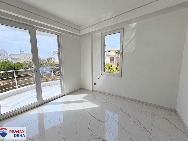 AYVALIK ALTINOVA DENİZE 150 MT SATILIK FIRSAT 6+1 TRİPLEKS VİLLA