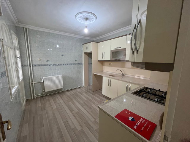 REMAX İLKE'DEN NALBANTOĞLU SİTESİ'NDE 3+1 SATILIK DAİRE