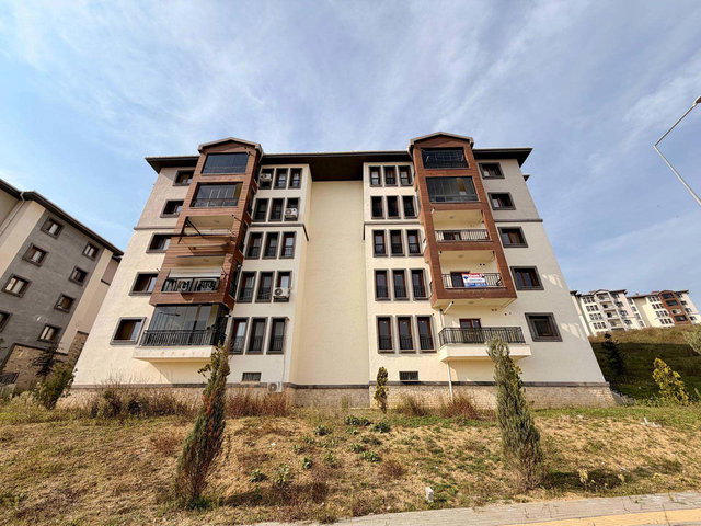 İZMİT SEPETÇİ TOKİ KONUTLARINDA GÖL MANZARALI 2+1 KİRALIK DAİRE