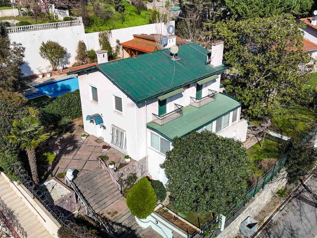 DRAGOSTA 1.070 M²ARSA İÇİNDE DENİZ MANZARALI MÜSTAKİL VİLLA