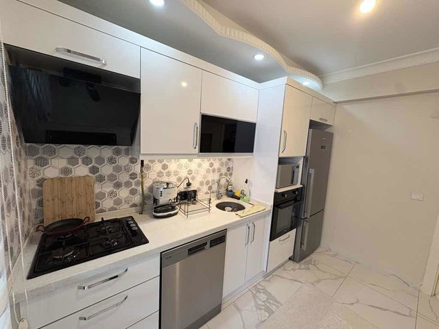 ÇORLU’DA 2+1 EŞYALI KİRALIK DAİRE | 3 BANYO, BALKON, DOĞALGAZ KOMBİ
