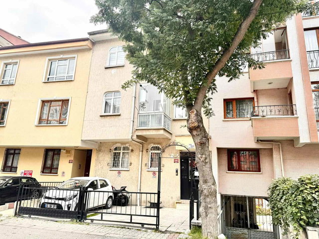 YENİ MAHALLE TEPEALTI MAHALLESİ’NDE ŞÖMİNELİ • JAKUZİLİ • BAHÇE KATI DUBLEKS DAİRE!
