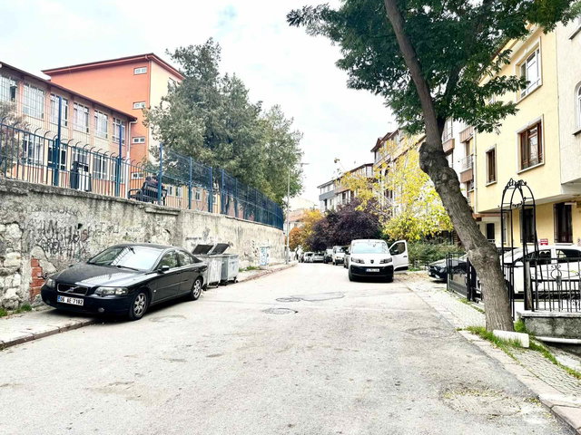 YENİ MAHALLE TEPEALTI MAHALLESİ’NDE ŞÖMİNELİ • JAKUZİLİ • BAHÇE KATI DUBLEKS DAİRE!