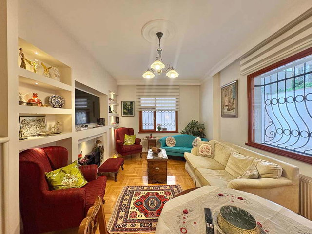 IDEALTEPE BAĞDAT CADDESİ ÜZERİNDE İÇİ YENİLENMİŞ 3+1 BALKONLU