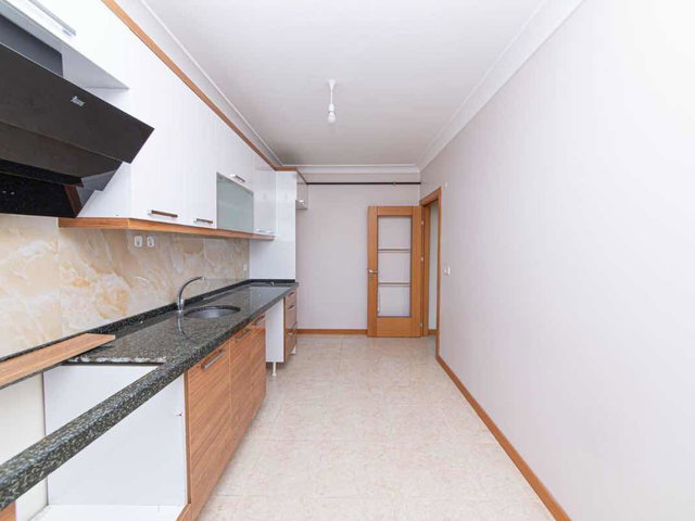 ÇEKMEKÖY MERKEZDE FERAH VE KULLANIŞLI 4+1 KİRALIK DUBLEKS 200M2