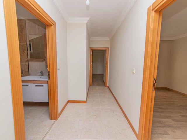 ÇEKMEKÖY MERKEZDE FERAH VE KULLANIŞLI 4+1 KİRALIK DUBLEKS 200M2