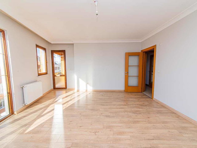 ÇEKMEKÖY MERKEZDE FERAH VE KULLANIŞLI 4+1 KİRALIK DUBLEKS 200M2