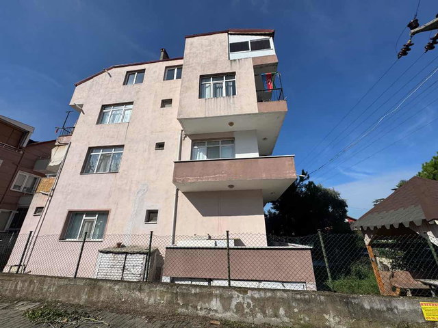GÖLCÜK KAVAKLI MAHALLESİ SATILIK 4+2 DÜZ DAİRE REMAX ÇAKRA