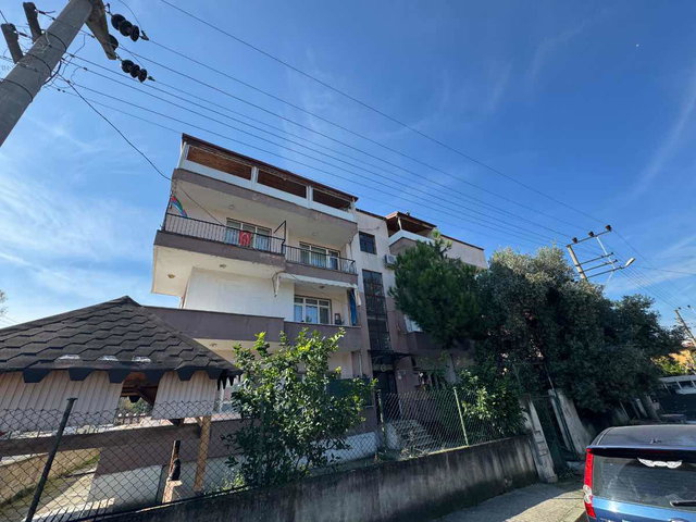 GÖLCÜK KAVAKLI MAHALLESİ SATILIK 4+2 DÜZ DAİRE REMAX ÇAKRA