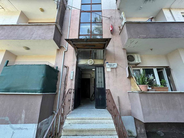 GÖLCÜK KAVAKLI MAHALLESİ SATILIK 4+2 DÜZ DAİRE REMAX ÇAKRA
