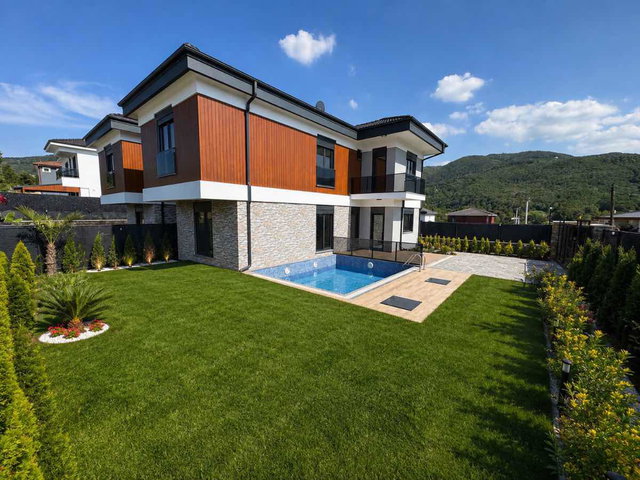 BAHÇECİK KILIÇASLAN MAHALLESİNDE SATILIK VİLLA REMAX ÇAKRA