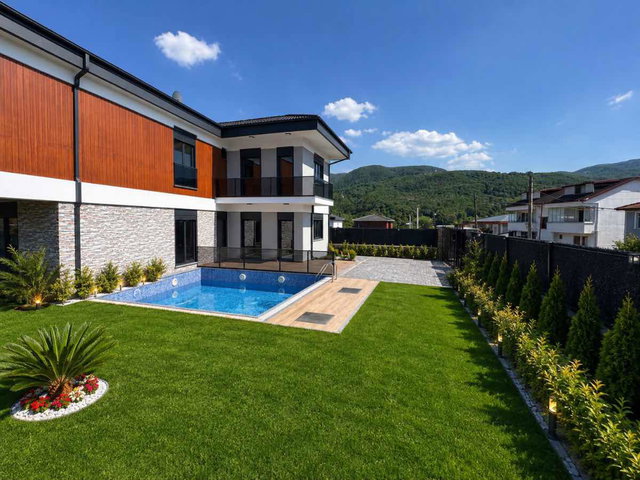 BAHÇECİK KILIÇASLAN MAHALLESİNDE SATILIK VİLLA REMAX ÇAKRA