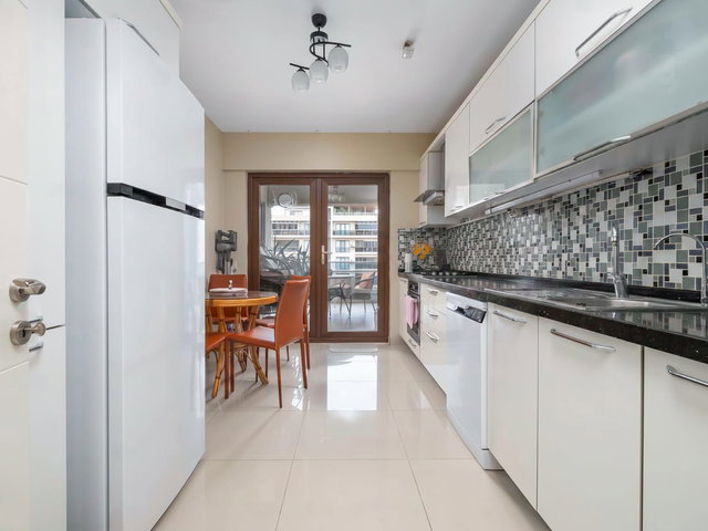 REMAX ADVANTAGE 'DENİ ARKAT 6 SİTESİNDE SATILIK DAİRE