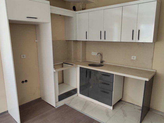 ÇİĞLİ’DE SIFIR 2+1 KİRALIK DAİRE | GÜNEY-BATI CEPHE, BALKONLU, DOĞALGAZ KOMBİLİ