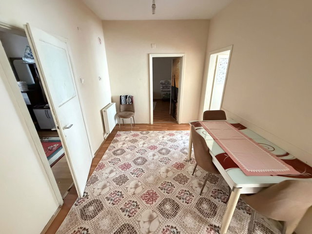MAÇKA MERKEZDE SATILIK 2+1 DOĞALGAZLI DAİRE
