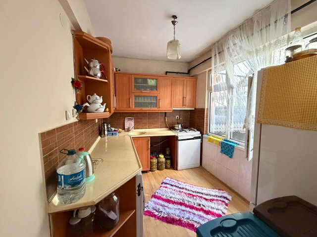 MAÇKA MERKEZDE SATILIK 2+1 DOĞALGAZLI DAİRE