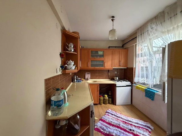 MAÇKA MERKEZDE SATILIK 2+1 DOĞALGAZLI DAİRE