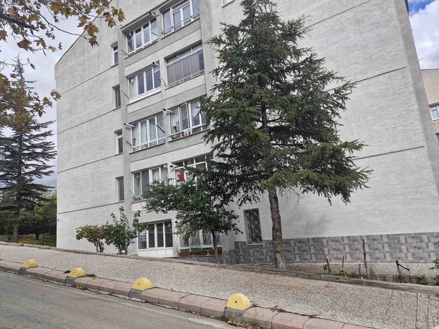 RE/MAX MOD'DAN Y.EMRE DEVLET HAST. KARŞ. 2+1 KİRALIK DAİRE