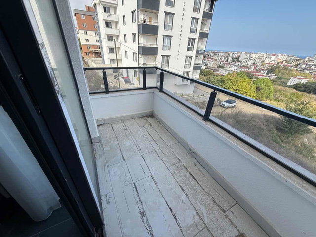DENİZ MANZARALI GENİŞ KİRALIK 1+1 DAİRE