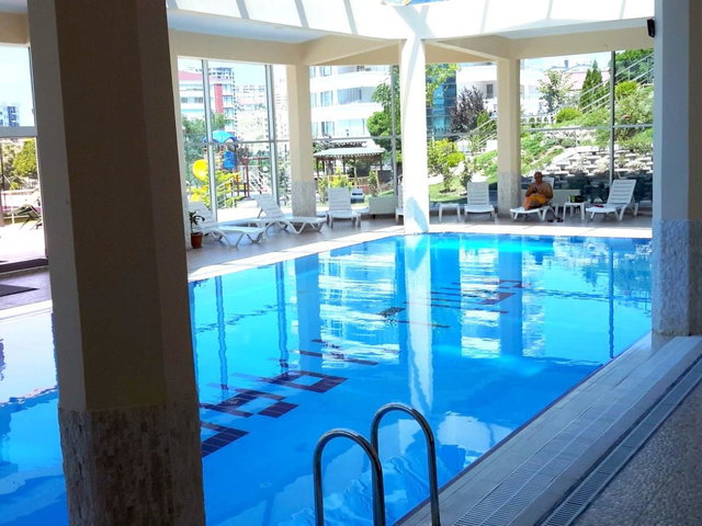 YAŞAMKENT PARKLİMA SİTESİNDE SATILIK 4+1 LÜX YAPILI