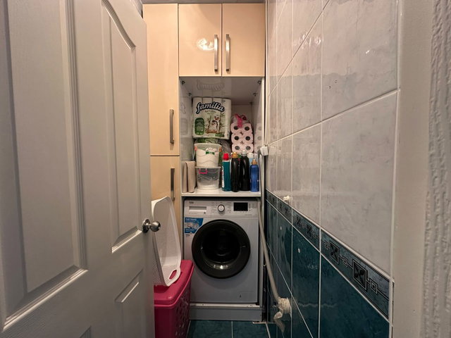 BAHÇELİEVLER YAYLA'DA BELEDİYE YAKINI SATILIK 3+1 GENİŞ DAİRE