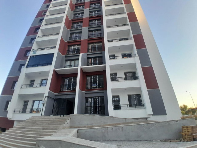 BOSTANBASİNDA 4+1 ARA KAT LÜKS DAİRE