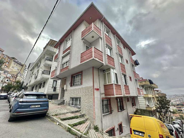 GAZİOSMANPAŞA YILDIZTABYA MAHALLESİNDE CADDEYE YAKIN SATILIK 2+1 BAHÇE KATI DAİRE