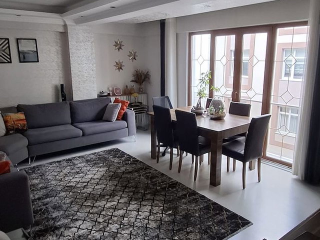 GÜLTEPE'DE METROBÜSE YAKIN SATILIK 3+1 | 130 METREKARE FIRSAT DAİRE