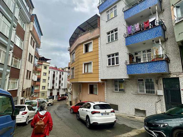 MEYDAN'A YÜRÜME MESAFESİNDE KİRALIK 2+1 DAİRE !!!