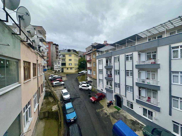 MEYDAN'A YÜRÜME MESAFESİNDE KİRALIK 2+1 DAİRE !!!