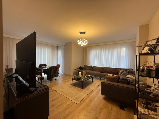 EYÜPSULTAN AKŞEMSETTİN MAHALLESİNDE SİTE İÇİNDE SATILIK DAİRE